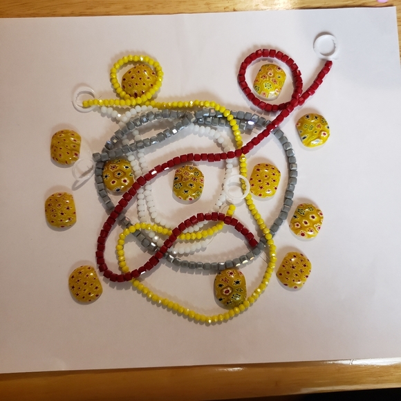 7 inch stretchy bracelet with Mille Fiore bead - Picture 4 of 4